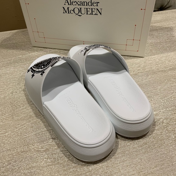 Alexander McQueen Men Pool Slides - Picture 5 of 10